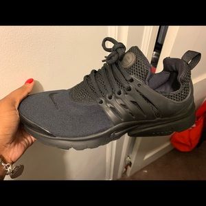 Nike presto black 6y